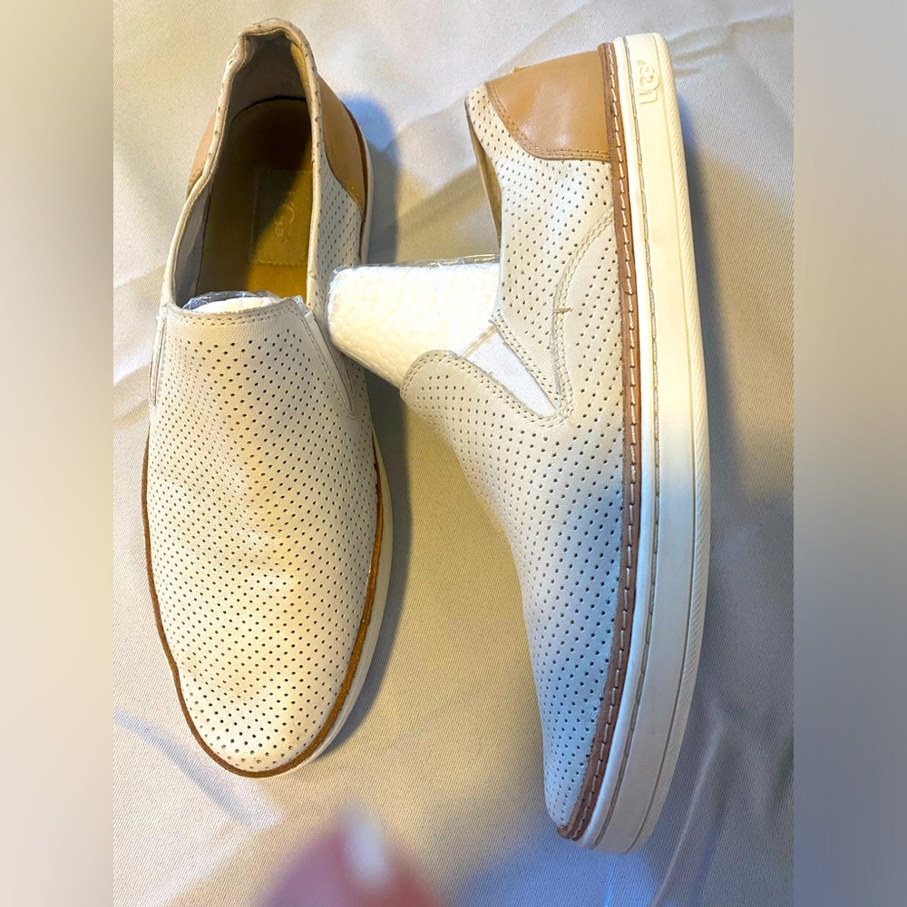 UGG - WOMENS SLIP ON SNEAKERS- size 10 Bone color with Tan trim - Picture 3 of 8